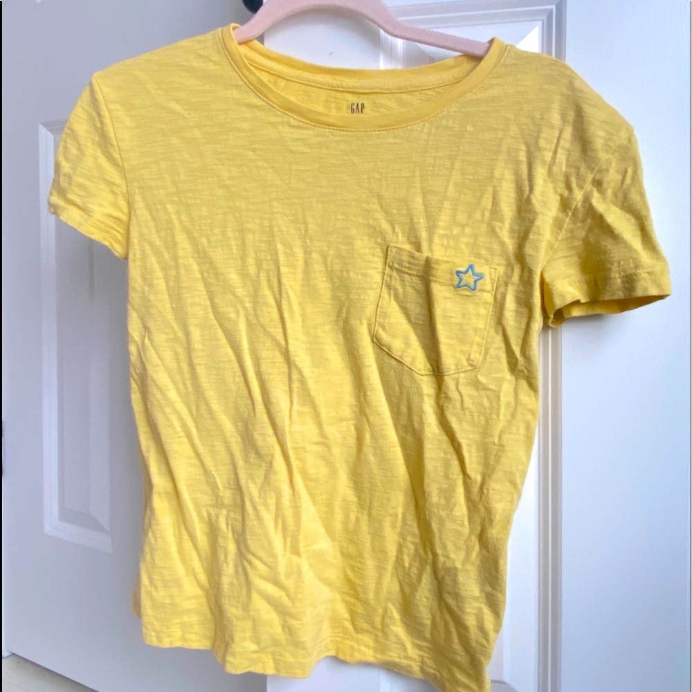 cute yellow shirt with blue star !